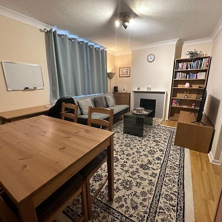 Cosy Entire One Bedroom Hideaway Бромли Экстерьер фото