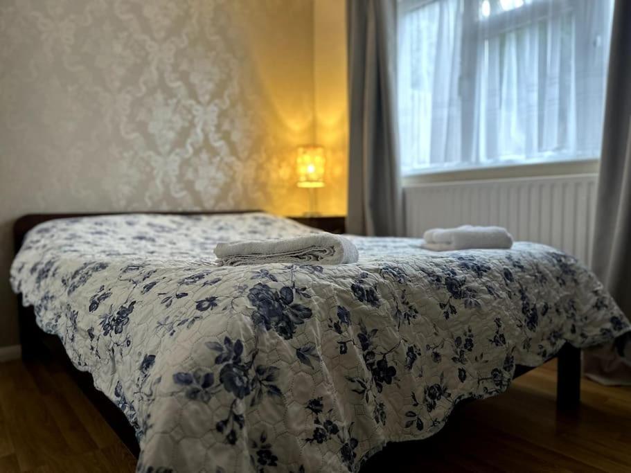 Cosy Entire One Bedroom Hideaway Бромли Экстерьер фото