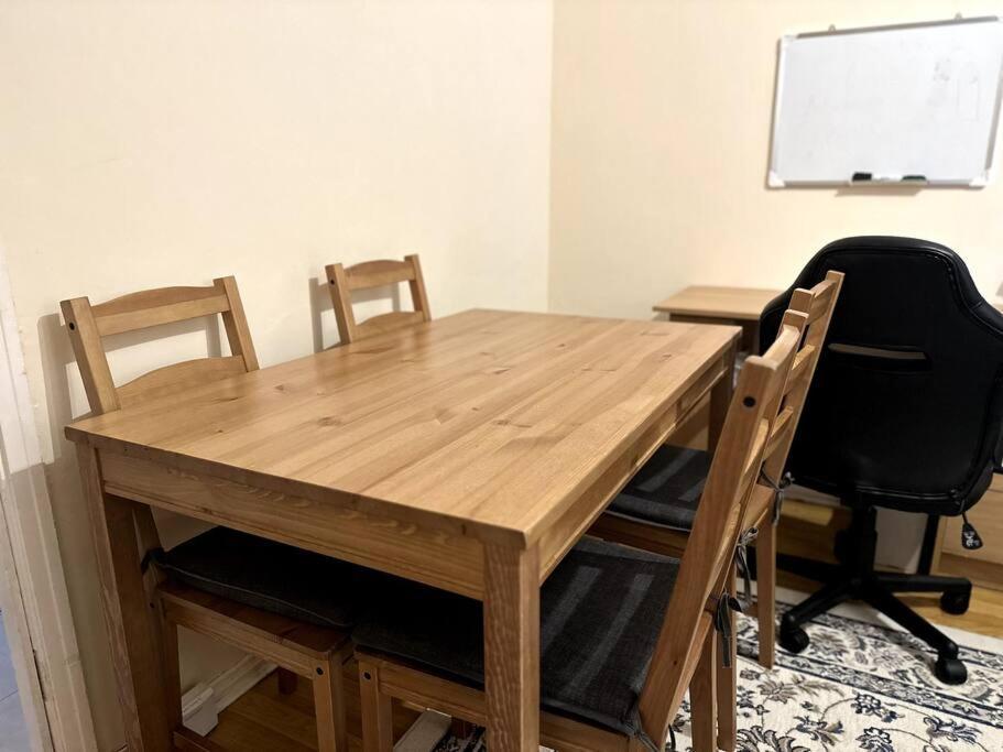 Cosy Entire One Bedroom Hideaway Бромли Экстерьер фото